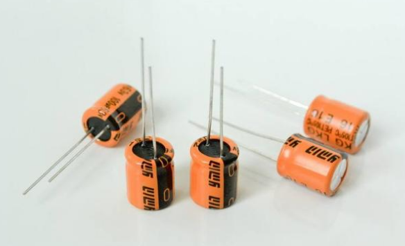 「NIPPON CHEMI-CON」電解電容極性接錯(cuò)會(huì)爆炸，如何避免？